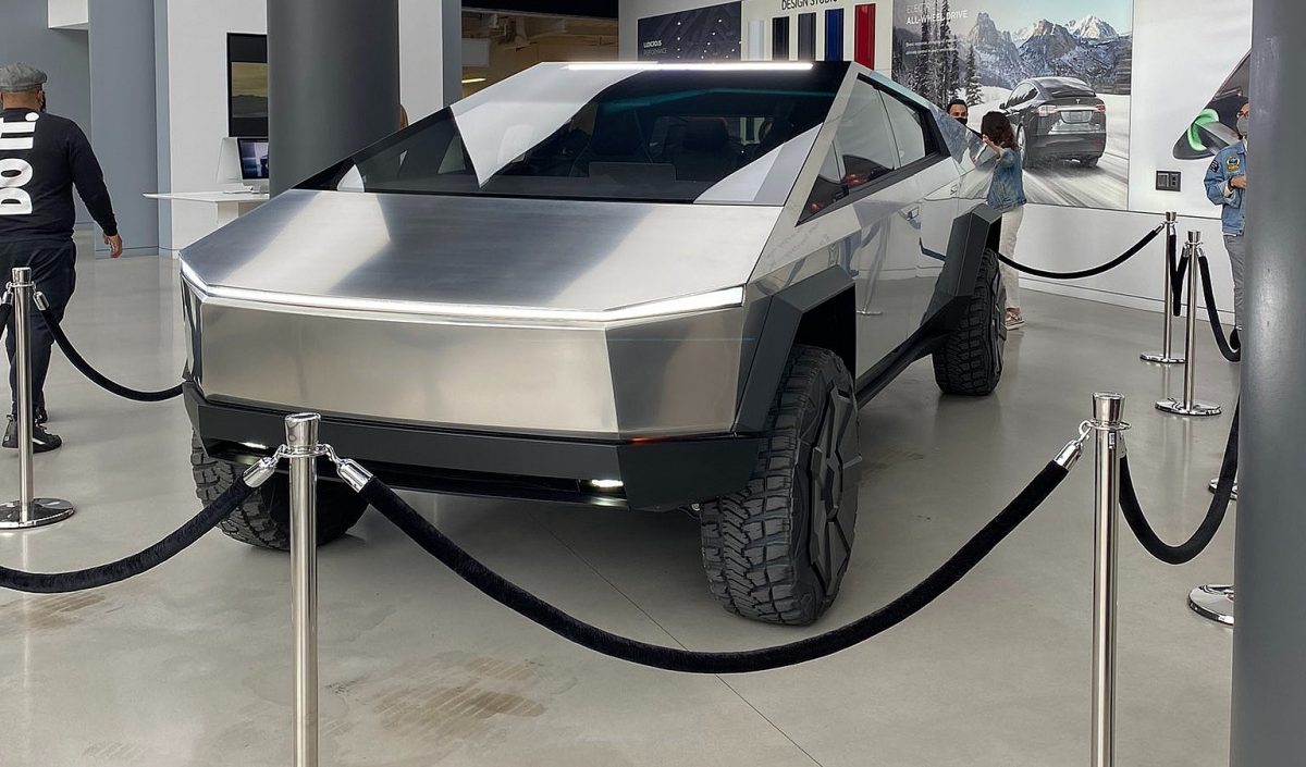 Cybertruck i showroom